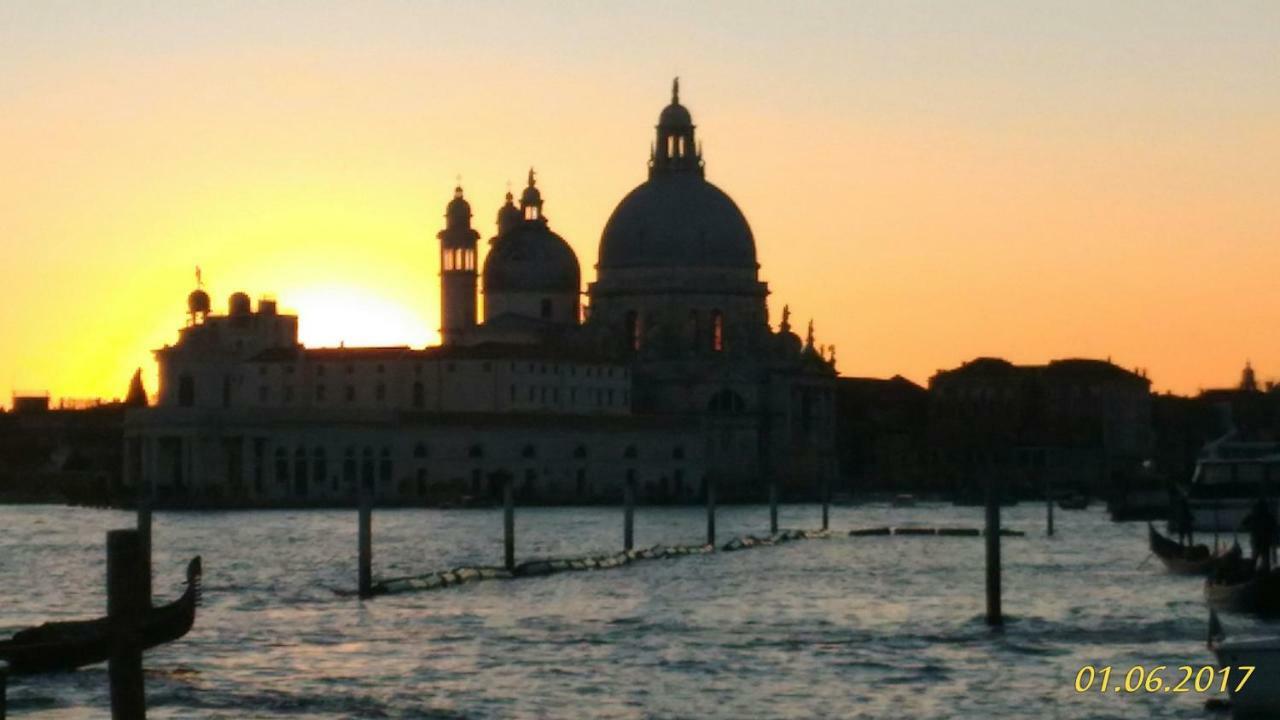 Ca' Giulia - Biennale - Free Wifi Fiber Apartamento Venecia